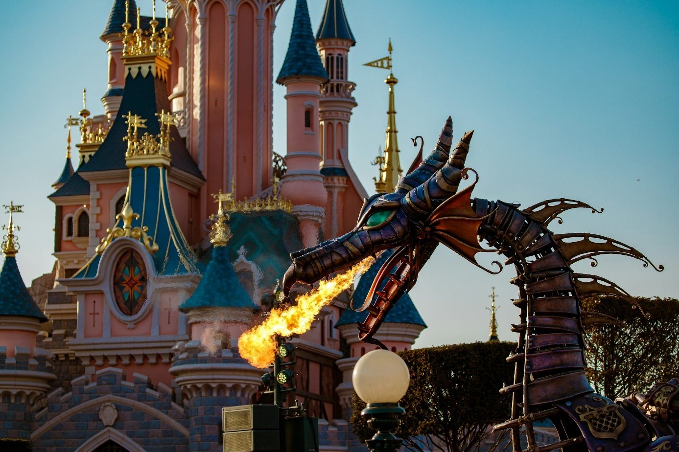 Disneyland Paris & Komfort – 2 Tage voller Spaß & Magie