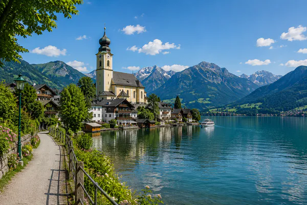 Urlaub im Salzburger Land mit Bergen und See